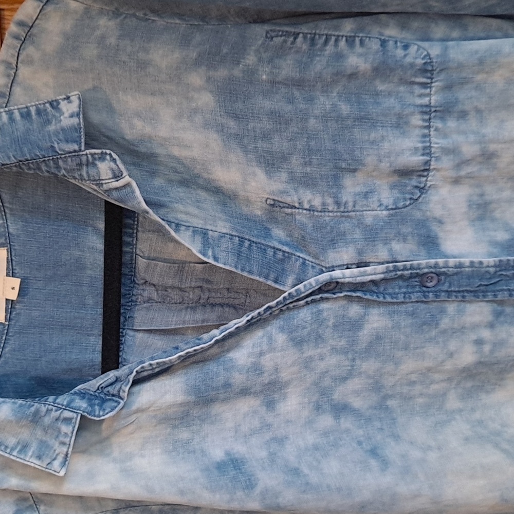Anthropologie Cloth & Stone Blue Tie Dye Chambray Shirt - Picture 3 of 7